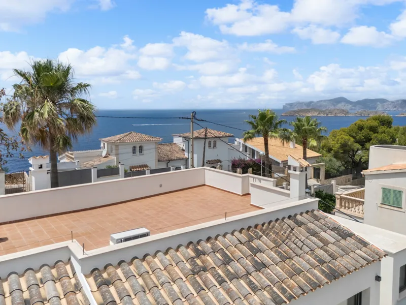 Modern family villa in quiet location near Port Adriano - Pool (15271) — photo 3