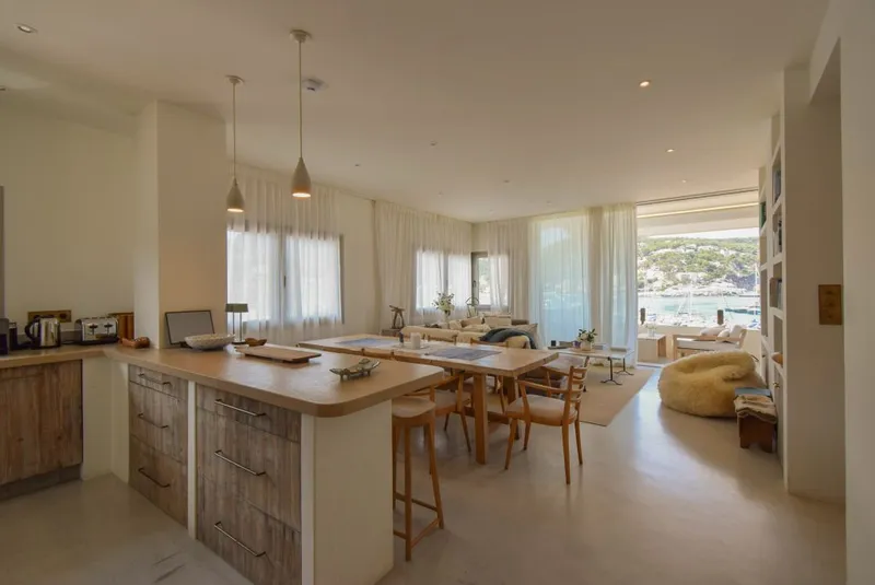 Penthouse on the beachfront in Port de Sóller — photo 4