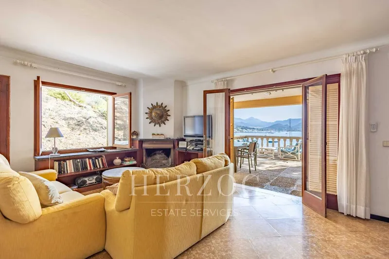 Villa for Renovation in Prime Seafront Location with Views – Exceptional Potential in Port Andratx — photo 4