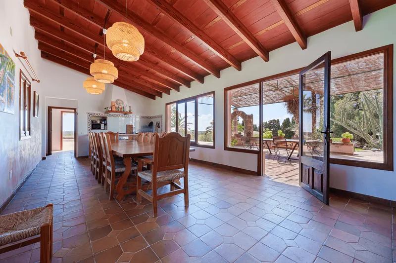 Large Finca in Santanyí: Privacy, horses, tennis, and views — photo 5