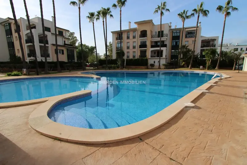 Herden Immobilien Mallorca sells a fantastic modern and high-quality penthouse in an absolutely superior location in Santa Ponsa in a — photo 3