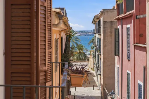 Palma de Mallorca Old Town, Charming Duplex Penthouse in Palma's Old Town with a Rooftop Terrace, Just a Few Steps from the Sea — photo 3