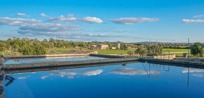 Centenary estate for sale near Palma — 1,144 m², 14 ha and 6 historic buildings — photo 4