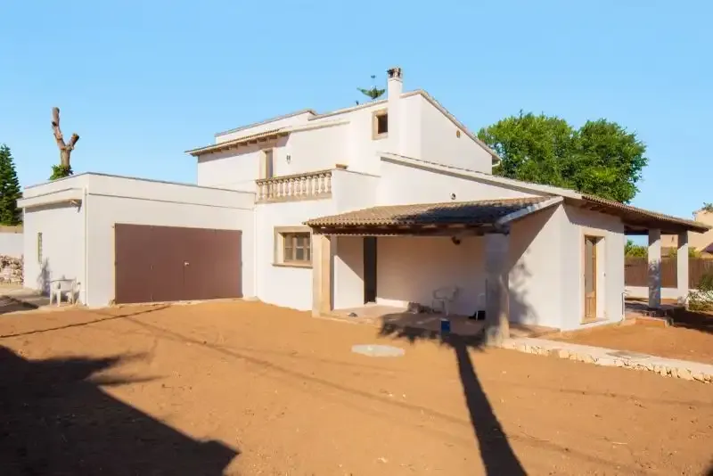 Mediterranean-style detached house with license to build a pool — photo 6