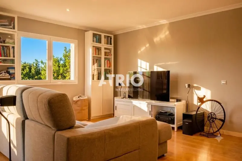Spacious 3-bedroom apartment with parking and views of the Sierra de Tramuntana — Palmanyola — photo 9
