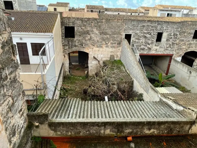 Village house with patio — photo 1