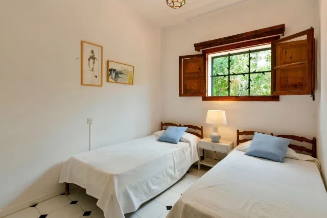 Stunning seafront villa for sale in Alcanada, Northeast Mallorca — photo 12