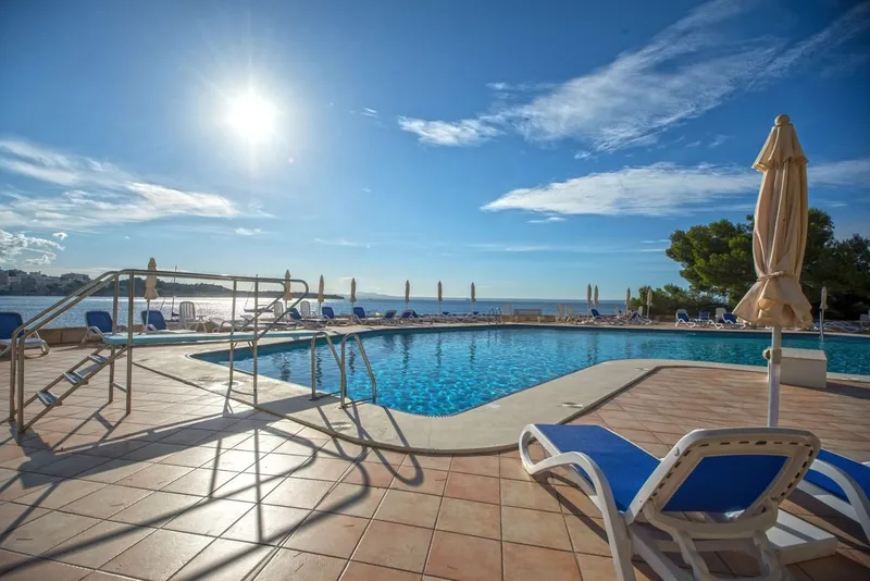 Apartment for sale in Illetas, in 1st sea line with direct sea access — photo 1