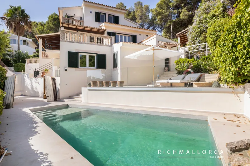 House in a prestigious area of the city with views of the castle — photo 1