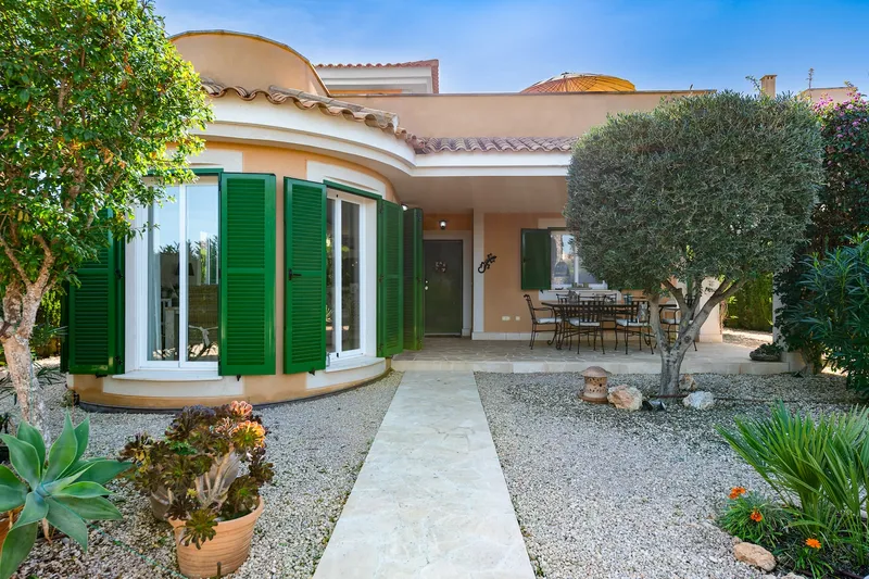 Mediterranean oasis of well-being - villa with large garden and communal pool in Cala Murada — photo 11