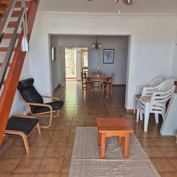 Building for sale with sea views on the first line — photo 4