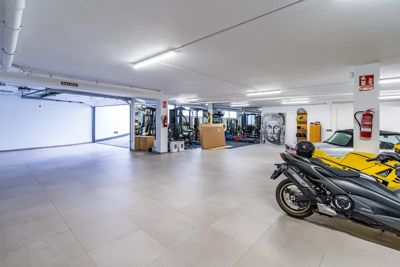 Modern villa in Andratx with 3 bedrooms, pool and large underground garage for sale — photo 11