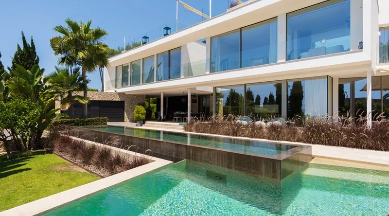 Contemporary five-bedroom villa with rooftop terrace and seaviews in Sol de Mallorca — photo 1