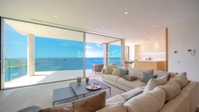 Impressive seafront villa with spectacular views of the Mediterranean near Port Adriano. — photo 3
