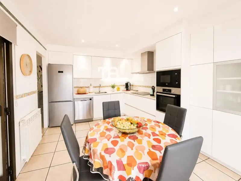 Taylor Building Real Estate presents this beautiful semi-detached house of 228 m² useful area located in S’Olivera - Amanecer, a residential area especi — photo 9