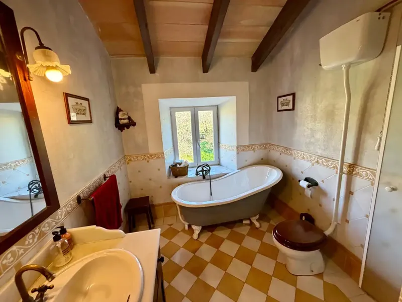 In the village of Andratx, with completely clear mountain views, southwest orientation and great brightness, we discover this beautiful ca — photo 10