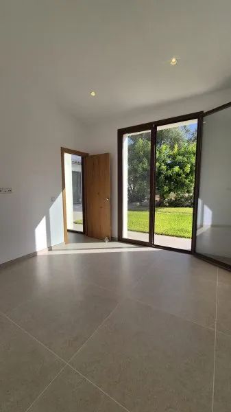 Modern Bauhaus-style country house in Sant Llorenç, long-term rental — photo 4