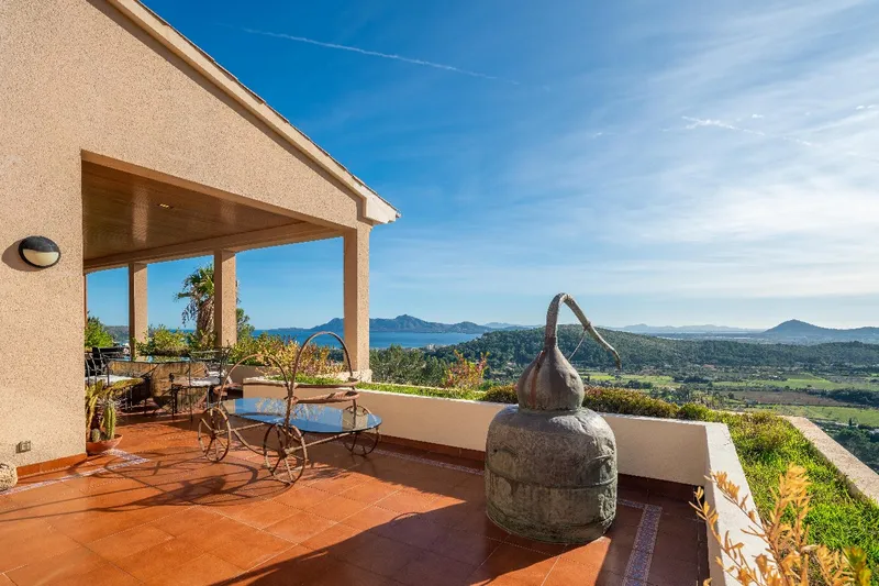 Exclusive villa set in an elevated position with panoramic views over the bay of Puerto de Pollensa — photo 5