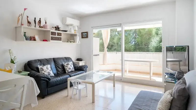 Excelente oportunidad de inversión en la zona de San Agustín, un apartamento a reformar ubicado en la parte elevada de la zona, dentro de un — photo 6