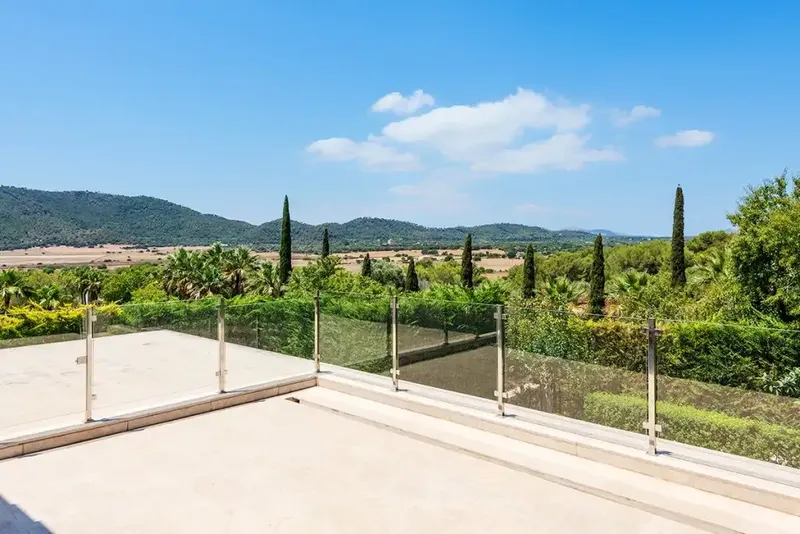 Just 5 minutes from the beach in an exclusive area of Canyamel in northeast Mallorca, in a picturesque location next to the golf course — photo 5