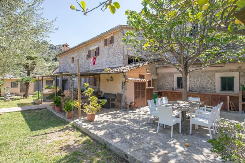 Sunny Mallorcan house within walking distance to beach and restaurants in Port de Sóller — photo 1