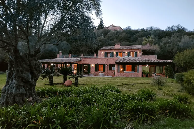 Vacation rental of a country house in Esporlas — photo 1