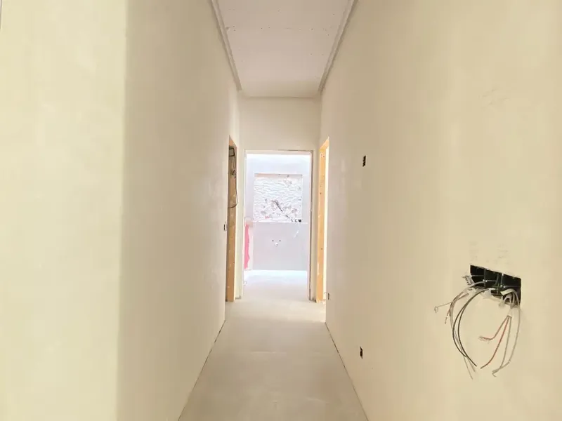 Promotion of this fantastic ground floor single-family home with high ceilings. — photo 8