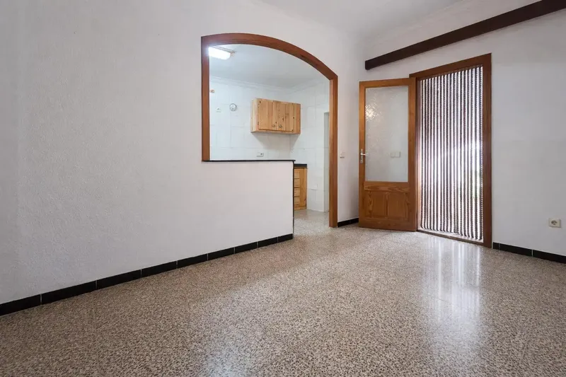 We present this charming ground-floor property with great potential, located in Son Amonda, one of the most sought-after and highly regarded residential areas — photo 5