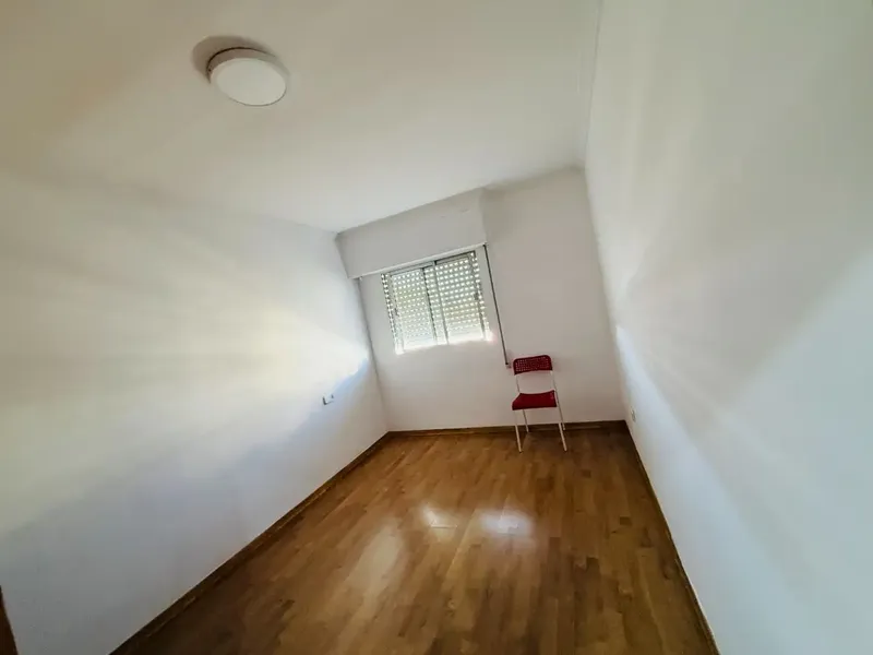 Opportunity, bright family flat for rent. In Plaza de Toros area, approx. 135m2, living room, dining room, furnished and semi-equipped kitchen — photo 6