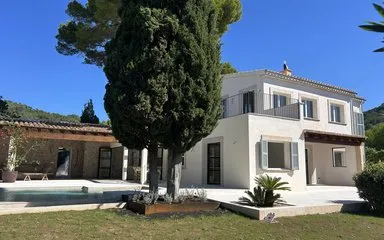 Villa — photo 2