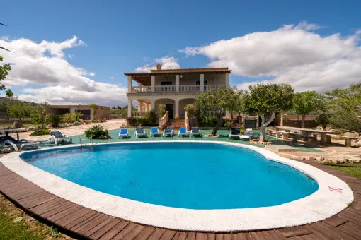 San Lorenzo, beautiful finca in a quiet residential area in the gentle hills near San Lorenzo — photo 1