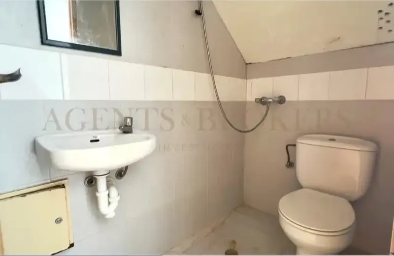 A&R Gestión Inmobiliaria presenta esta amplia casa con gran potencial de reforma situada en pleno centro de Son Servera. — photo 9
