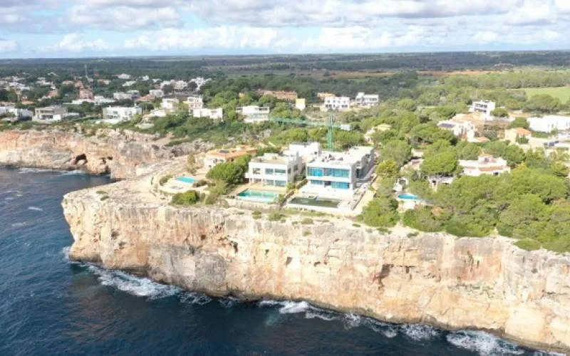 Frontline new built villa in Cala Pi — photo 1