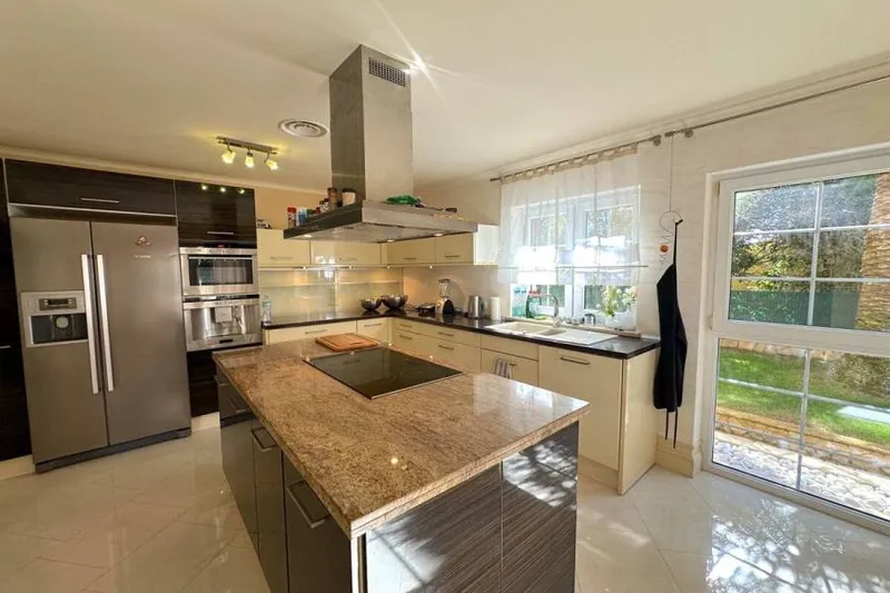 Exclusive Villa with Sea Views and Contemporary Design in Vallgornera — photo 4