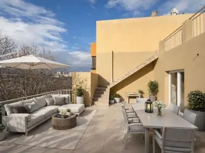 Delightful newly renovated penthouse with sea view in Molinar — photo 4