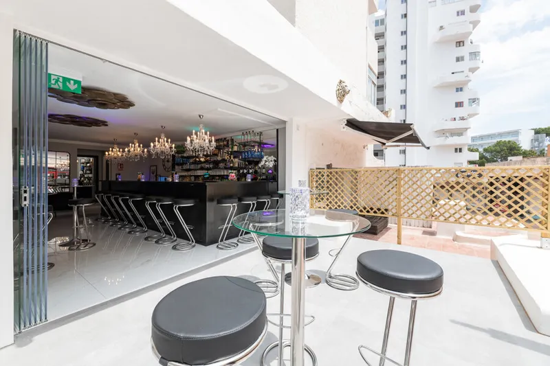 For Sale! Newly Renovated Bar with Terrace and Licence in Most Wanted Area of Magaluf — photo 10