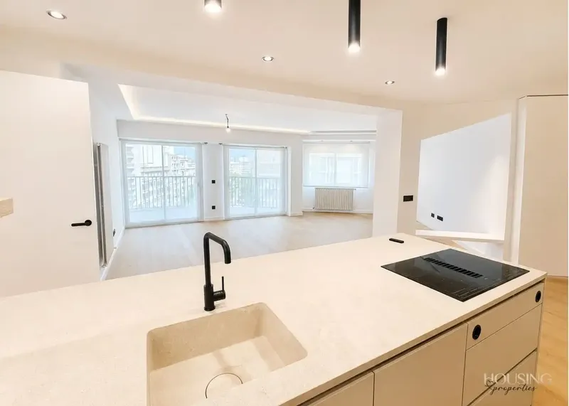 ESPECTACULAR Y AMPLIO PISO EN EL CENTRO DE PALMA — photo 1