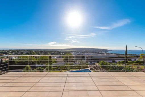 Santa Ponsa, stunning sea view villa with dreamlike sun terraces — photo 2