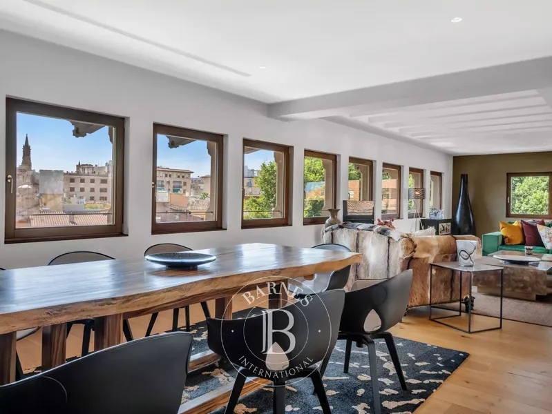 Luxury Triplex Penthouse in Historic Palma Palace with Harbor Views and Rooftop Terrace — photo 4