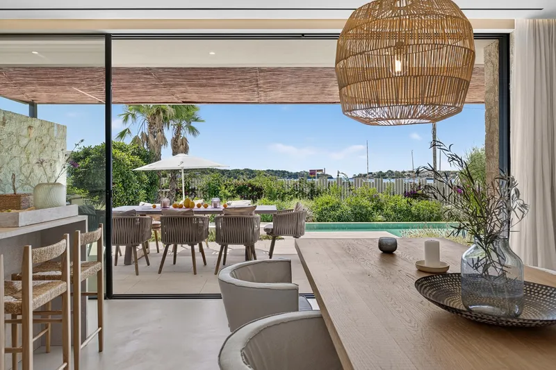 Frontline harbor villa with panoramic views and rural countryside — photo 11