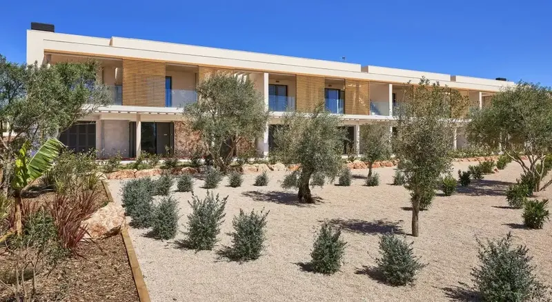 Beautiful 2 or 3 bedroom penthouses with terrace and solarium in a complex with lovely gardens, large saltwater pool and gym, a short distance — photo 10