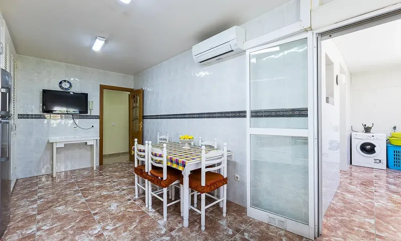 Building in Pedro Garau with commercial premises, garage... — photo 5