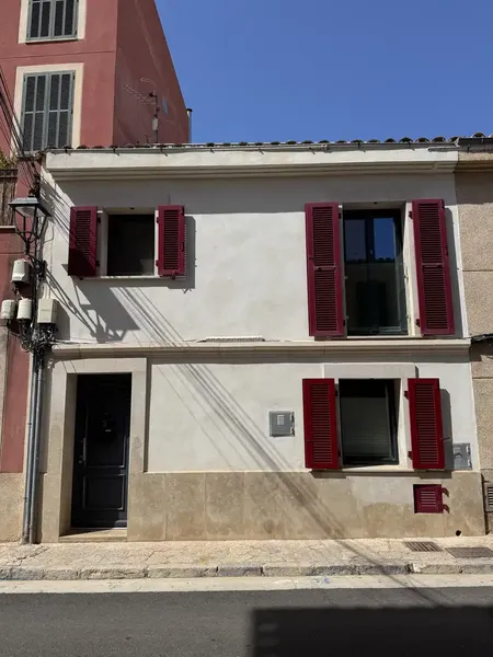 Spectacular 157 m² home fully renovated and ready to move into, distributed over two floors, with spacious areas, terrace — photo 1