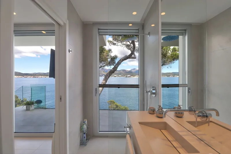 Seafront Villa for Sale in Santa Ponsa — photo 8