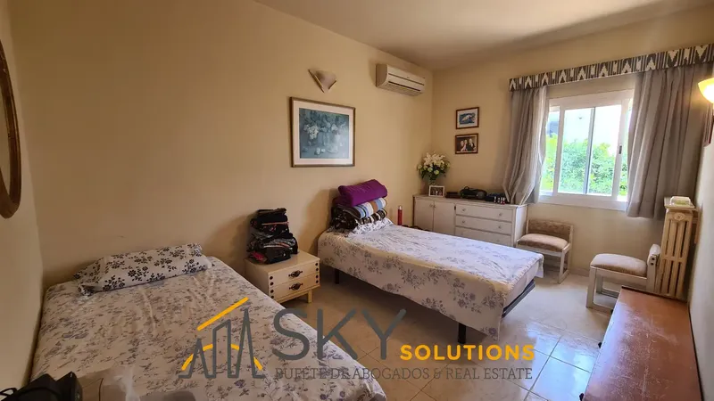 Sky Solutions sells exclusive detached house with 25 m2 pool, just 100 meters from the beach, in Playa de Palma. Enjoy a — photo 11