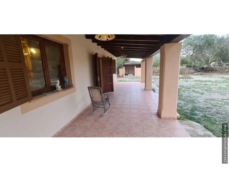 Rustic farmhouse rental in Diseminado Poligon 07, 1229 — photo 2