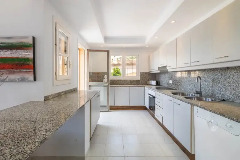 This impressive duplex in Canyamel offers stunning panoramic sea views and is just a few minutes' walk from the beach. — photo 7