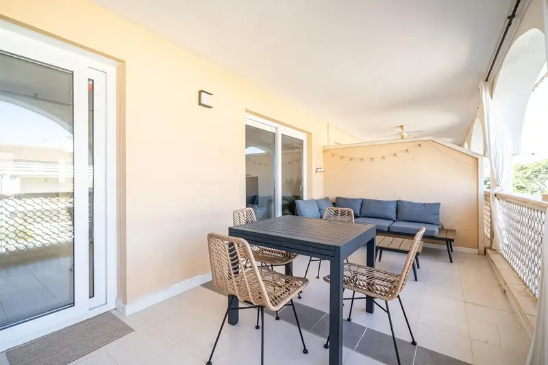 We exclusively present this penthouse in the sought-after area of Colonia de Sant Jordi. — photo 2