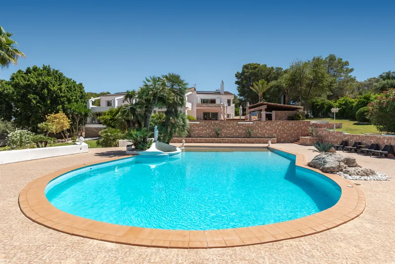 Spacious villa with a pool and wine cellar available for long-term rent in a quiet, private location in S'Aranjassa — photo 1