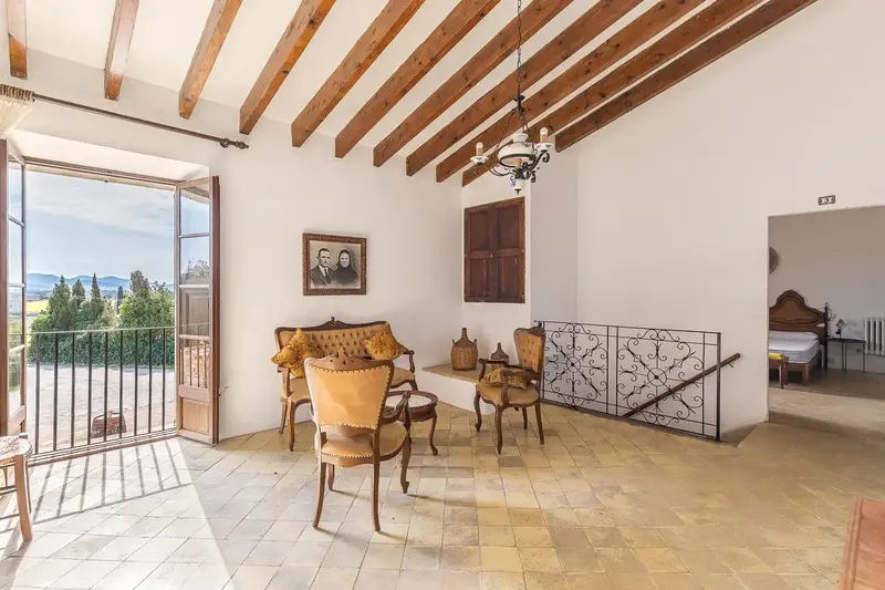 This beautiful rustic finca in Felanitx is surrounded by gardens with orange, lemon and olive trees and offers absolute tranquility in a — photo 10